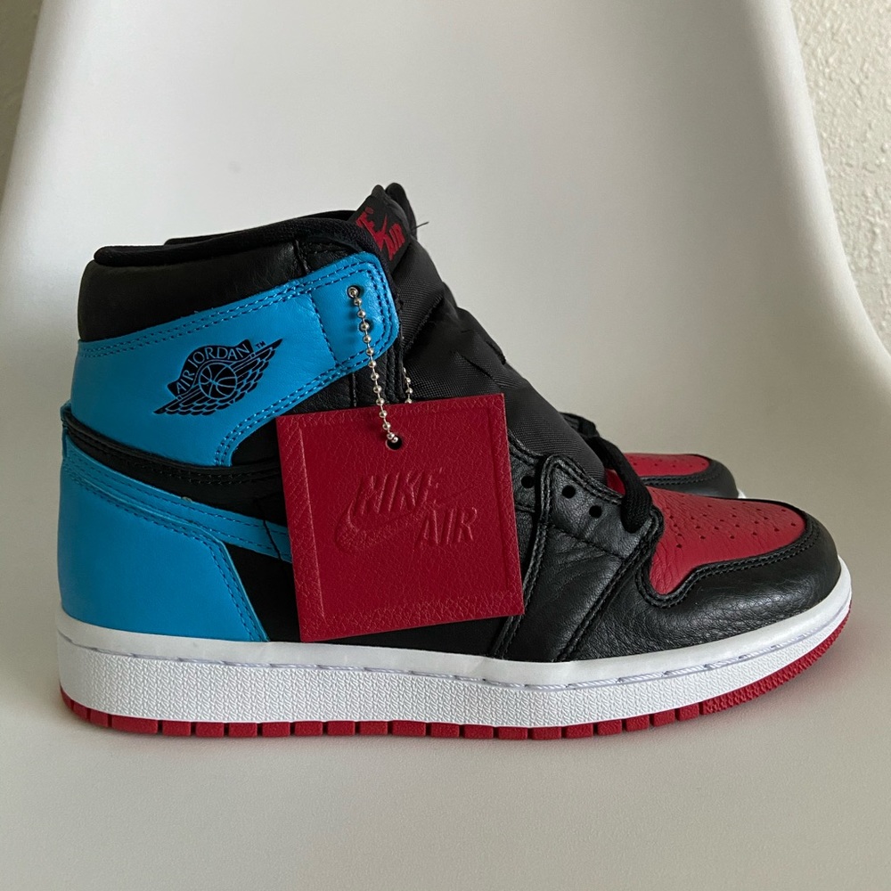 Nike Air Jordan 1 High UNC to Chi